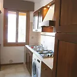 Apartment Annie *