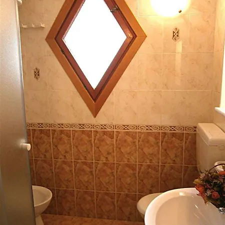 Annie Apartment